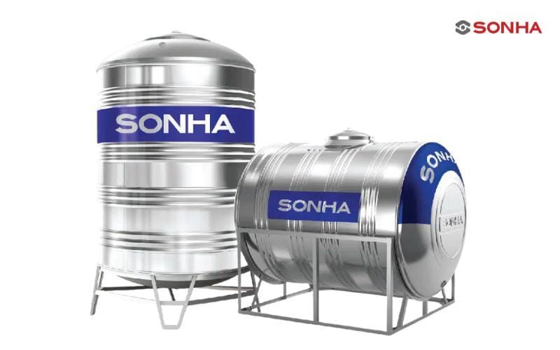 Bình nước cá nhân với lát chanh