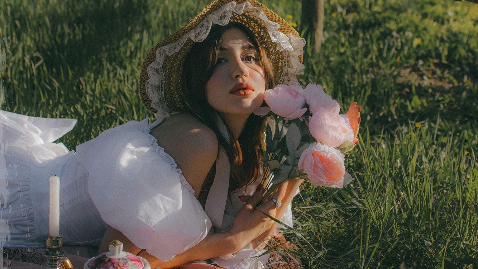 Người phụ nữ năng động tận hưởng cuộc sống